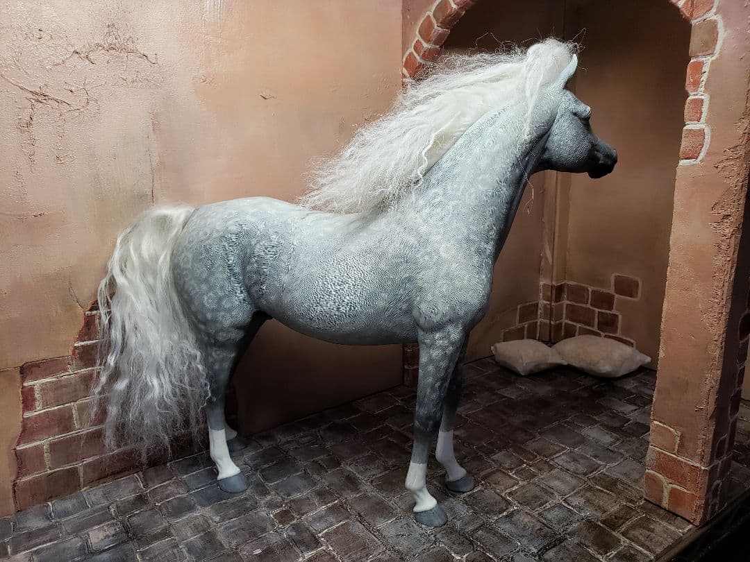 こ*ん様 馬フィギュア