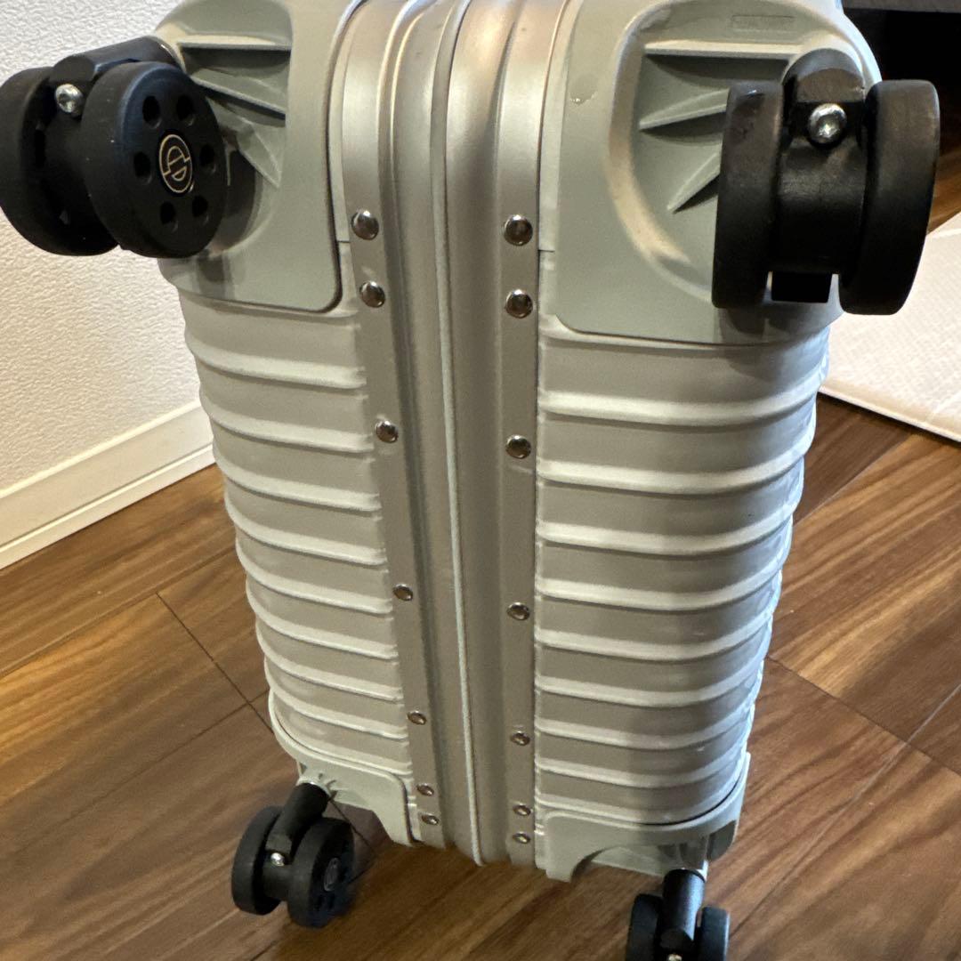 【美品】RIMOWA Diorコラボ キャリーケース 中型