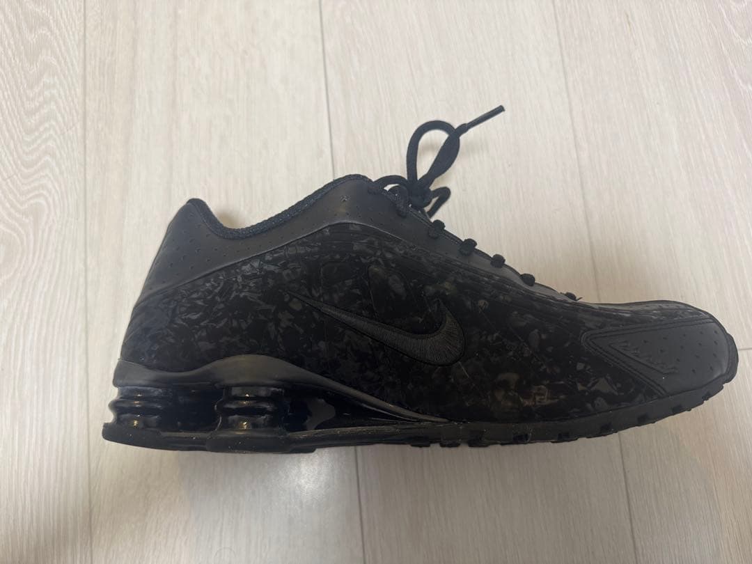 ナイキ ショックス R4 ウィメンズシューズ