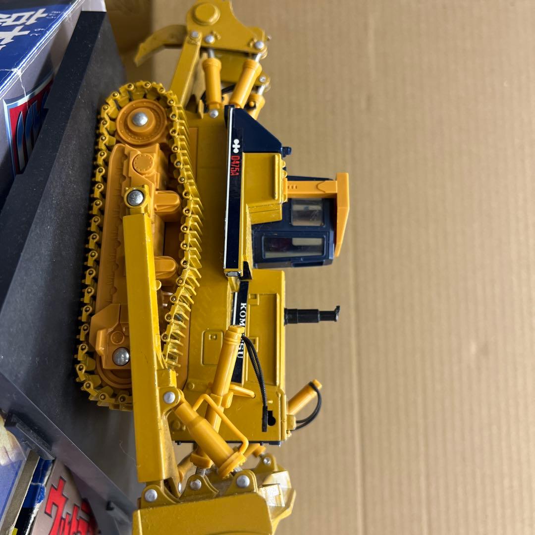 1/50スケール コマツブルドーザーとパワーシャベル