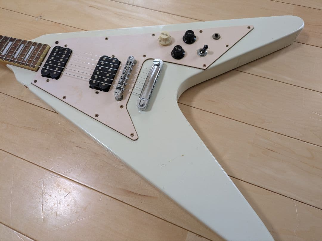 Flavor　flyingV タイプ　エレキギター