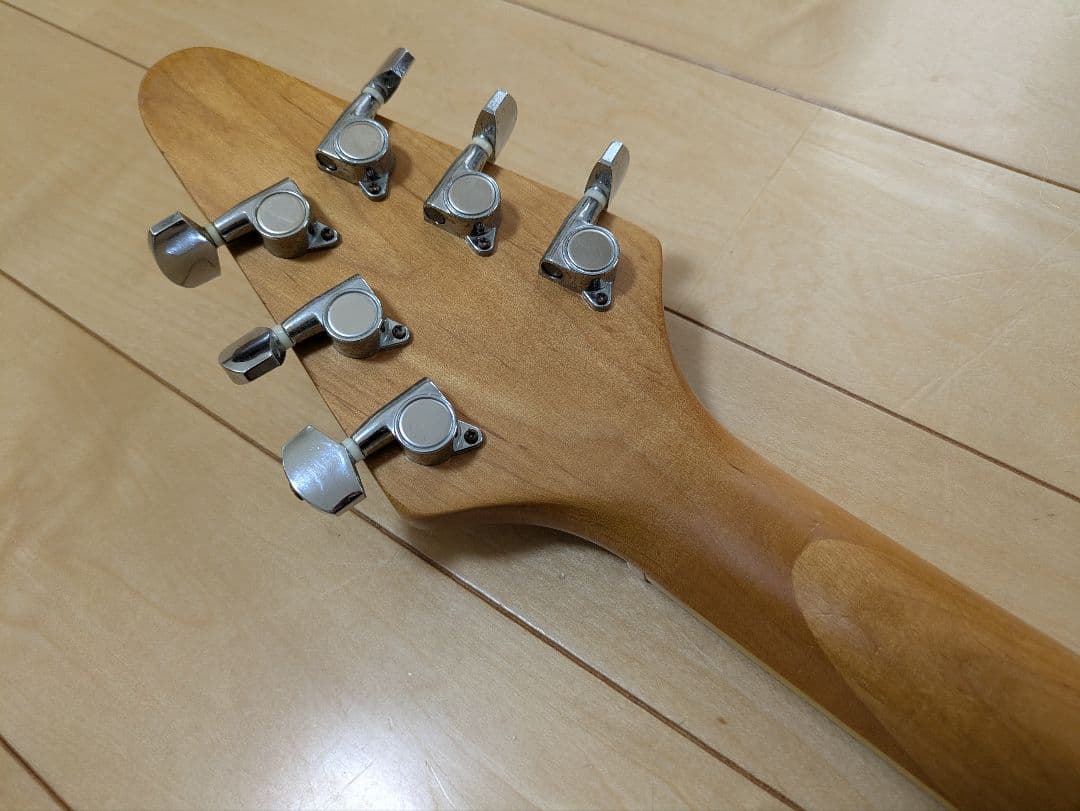 Flavor　flyingV タイプ　エレキギター