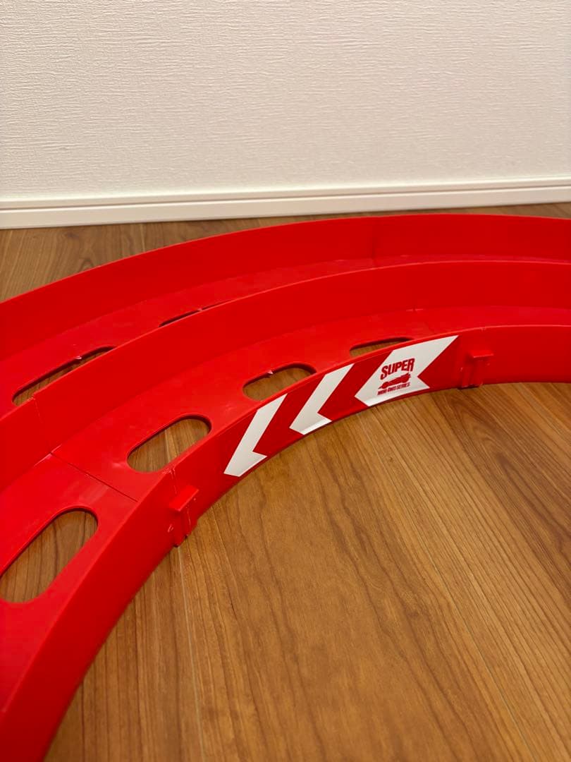 ミニ四駆サーキット 赤・白・青