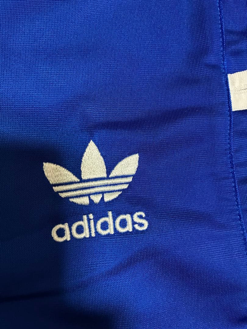 adidas FIFA トレフォイルロゴ 万国旗タグ チャイナドレス