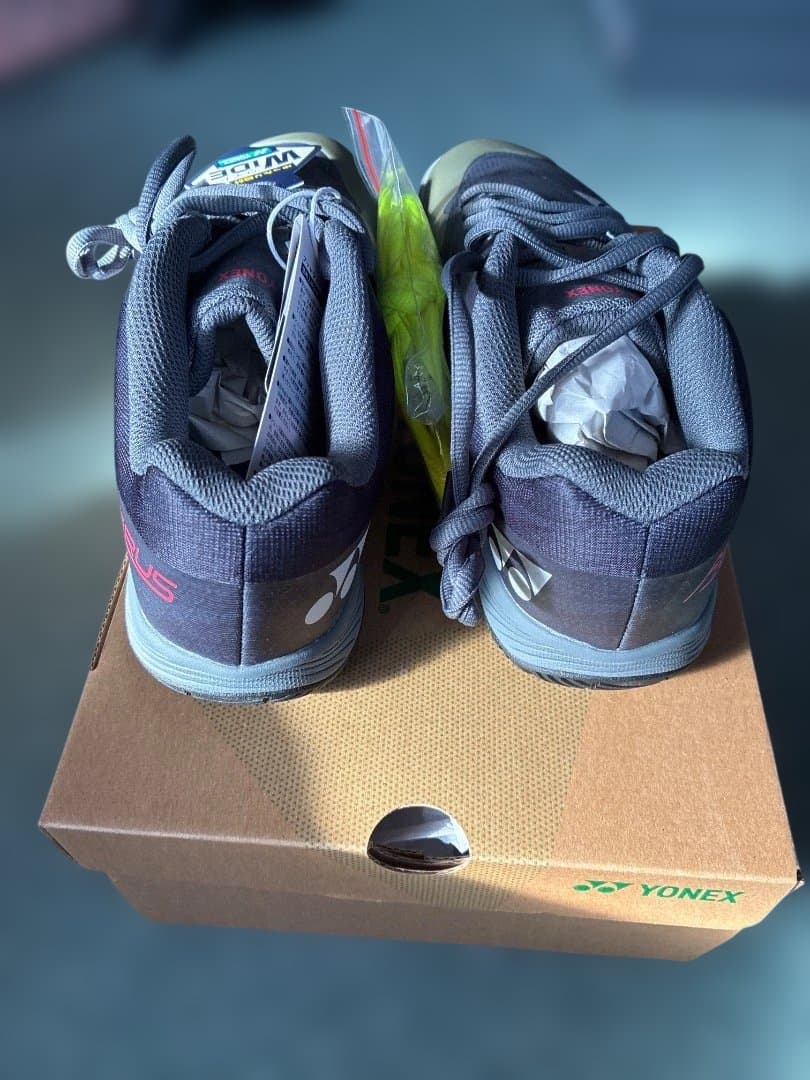 新品ヨネックス　バドミントンシューズ　限定品　26.5