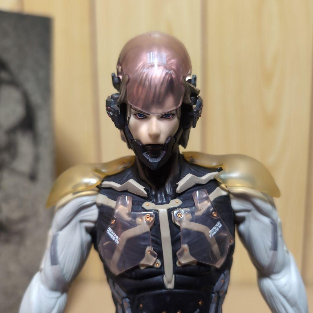 ス*】様 破損有り メディコムトイ メタルギアソリッド4 雷電