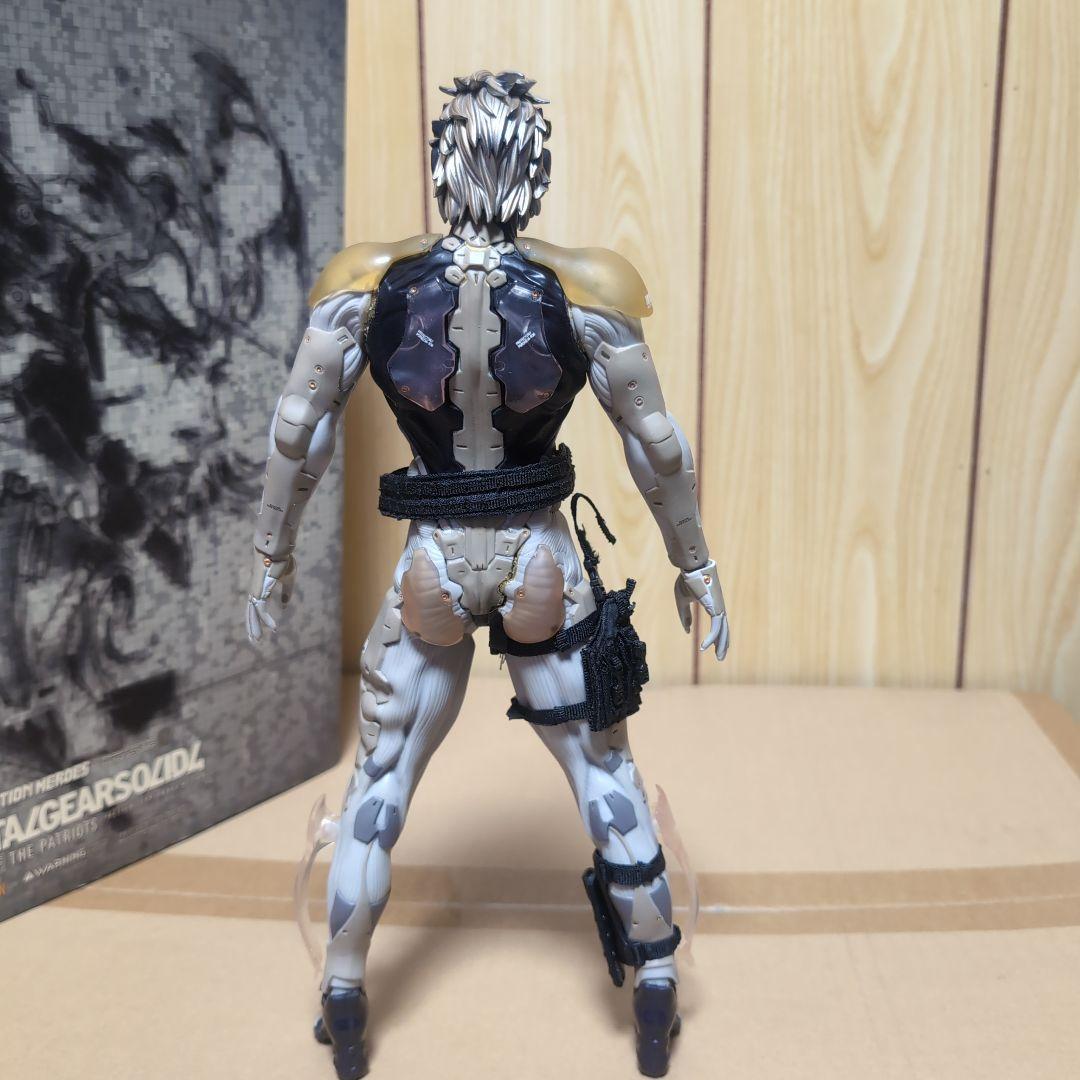 ス*】様 破損有り メディコムトイ メタルギアソリッド4 雷電