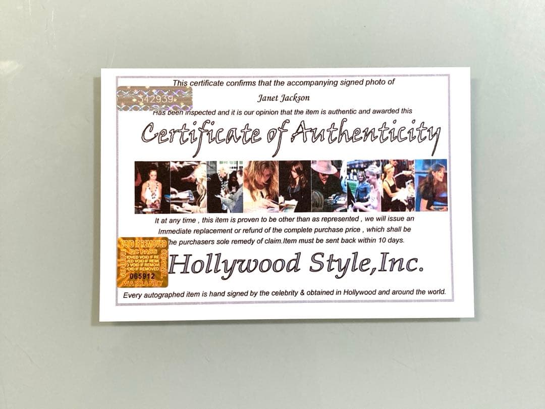 ジャネット・ジャクソン直筆サイン入り2Lサイズ写真…