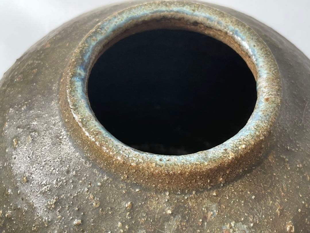 陶芸家　加守田章二　灰釉　丸壺　飾り壺　花器　花入　箱なし　益子焼