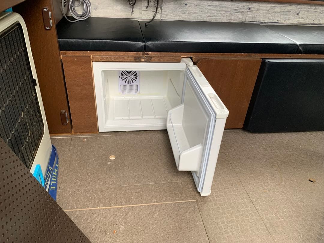 キャンピングシェル　事務所　秘密基地　子供の 勉強部屋などに