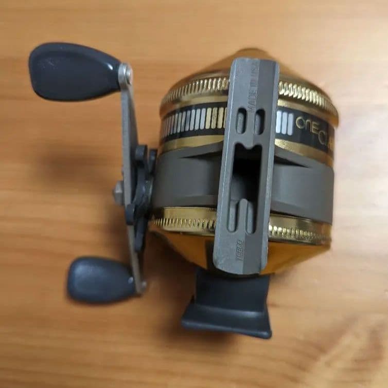 ゼブコ　クローズドフェイスリール