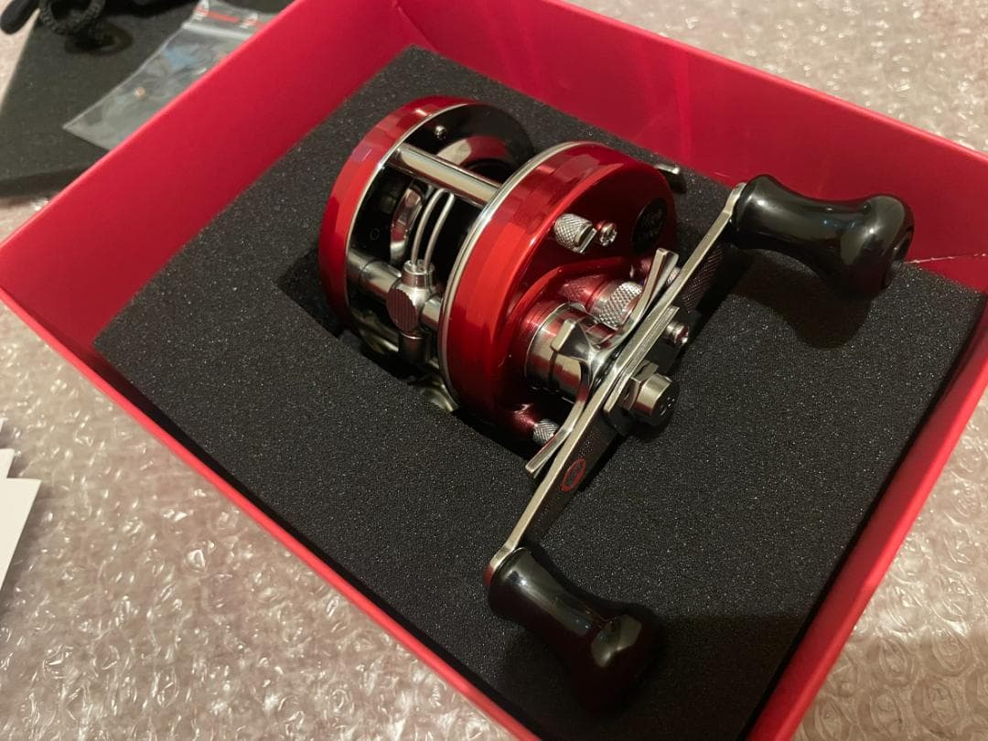 アブ アンバサダー 4501 ファクトリーチューンド 左 レッド 新品、未使用