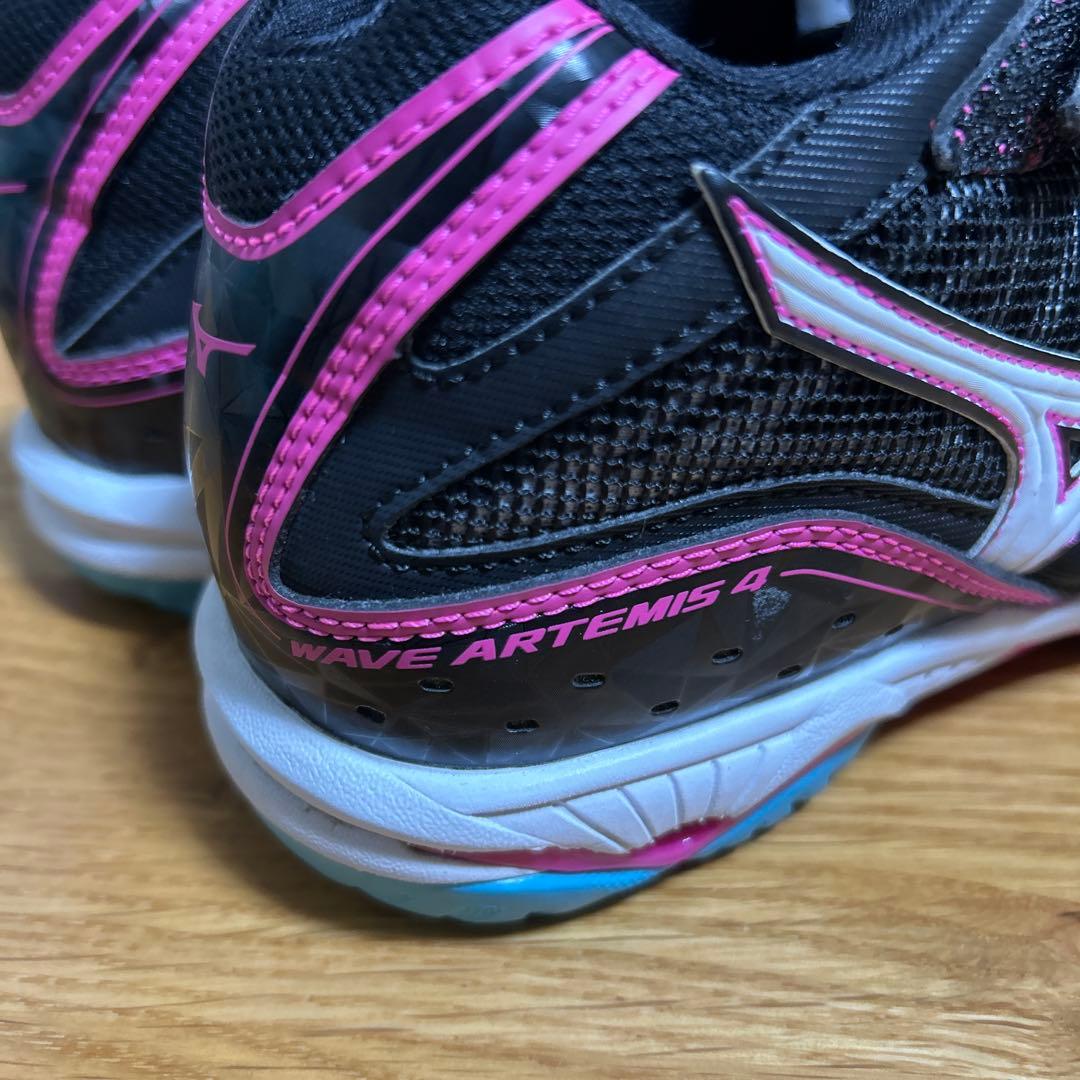 【美品】【匿名配送】ミズノ　バレーボールシューズ　ウェーブアルテミス23cm