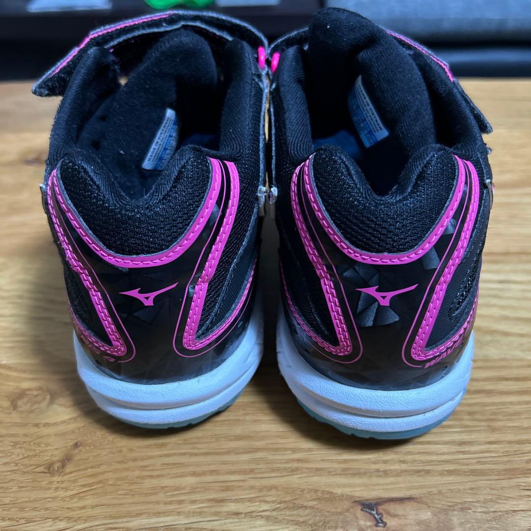 【美品】【匿名配送】ミズノ　バレーボールシューズ　ウェーブアルテミス23cm