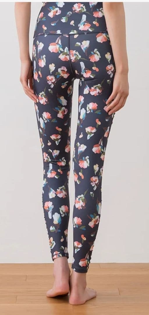 ぷっち様☆専用【SUKALA】ローズプリントレギンス