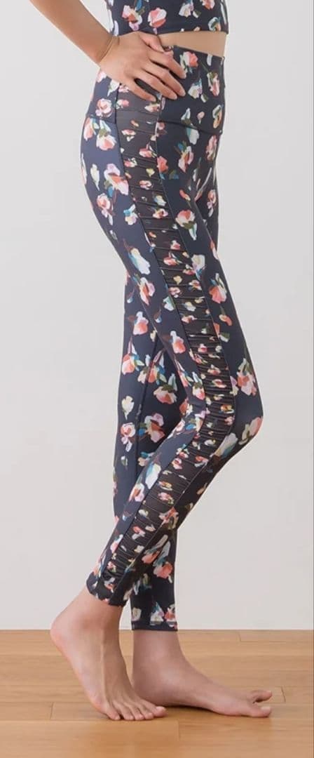 ぷっち様☆専用【SUKALA】ローズプリントレギンス