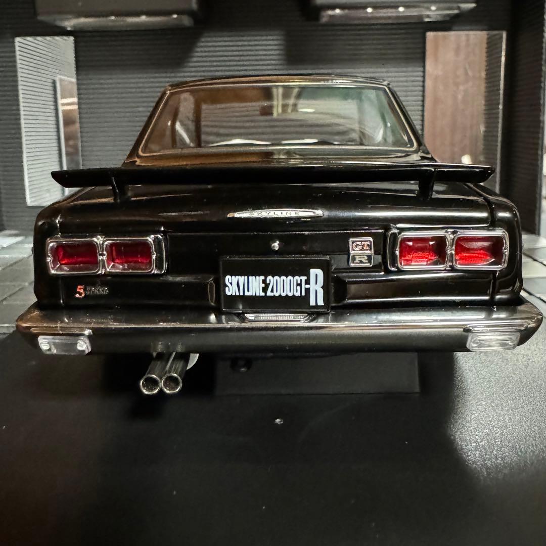 絶版未展示品 オートアート1/18GT-R(KPGC10)チューンドバージョン