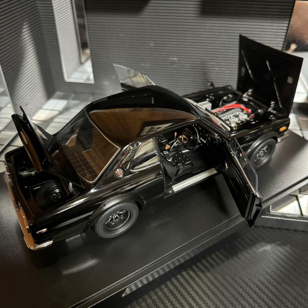 絶版未展示品 オートアート1/18GT-R(KPGC10)チューンドバージョン