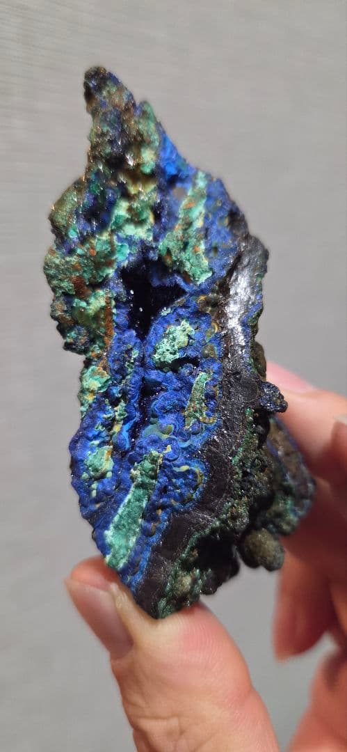 【中国・陝西省産 アズマラカイト原石】 103グラム　キラキラ✨