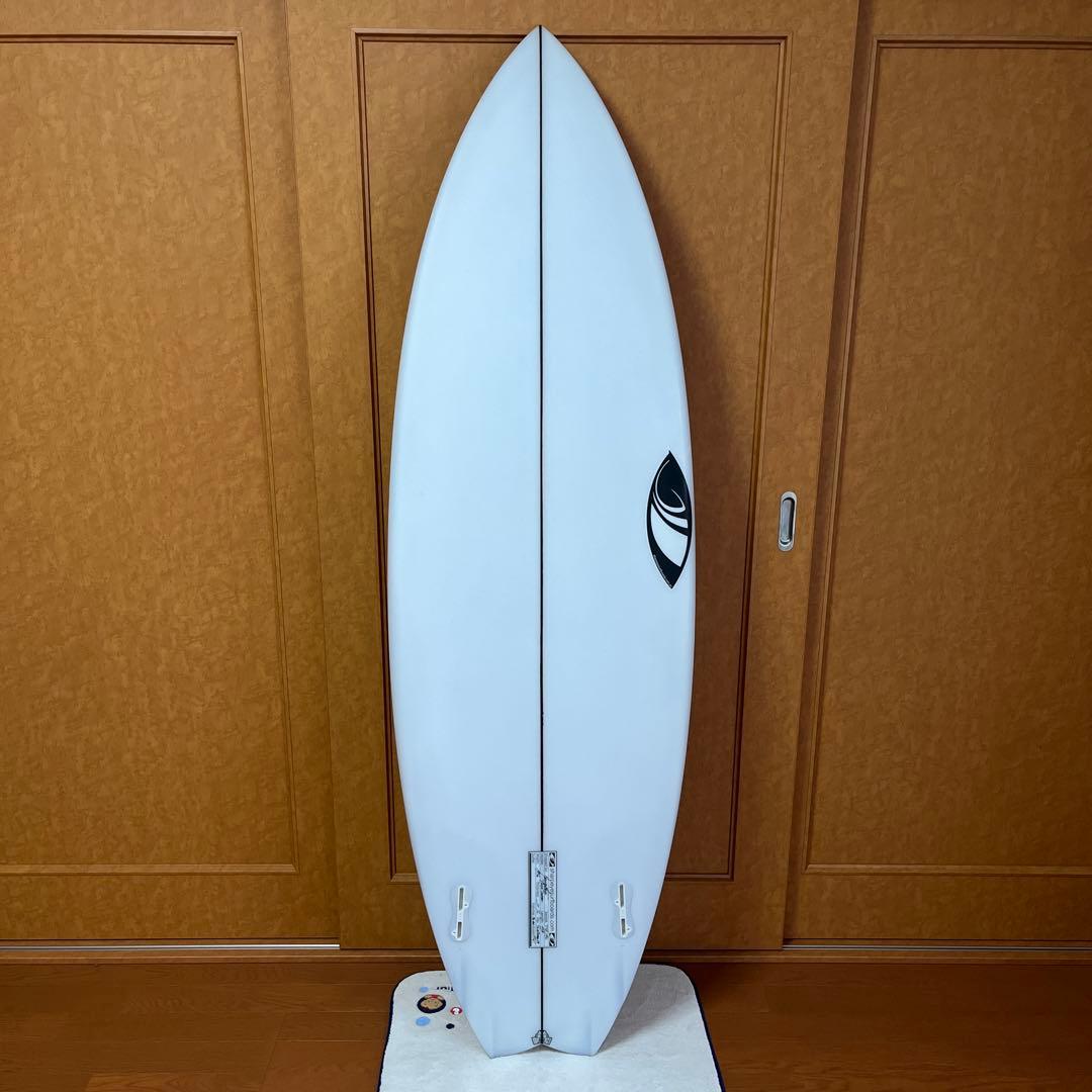 Sharp Eye シャープアイサーフボード　ストームズツインターボ　5’9”