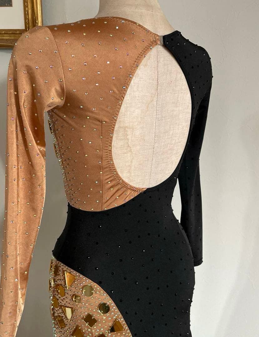 ❤︎ラテン【社交ダンス用ドレス】黒と金色