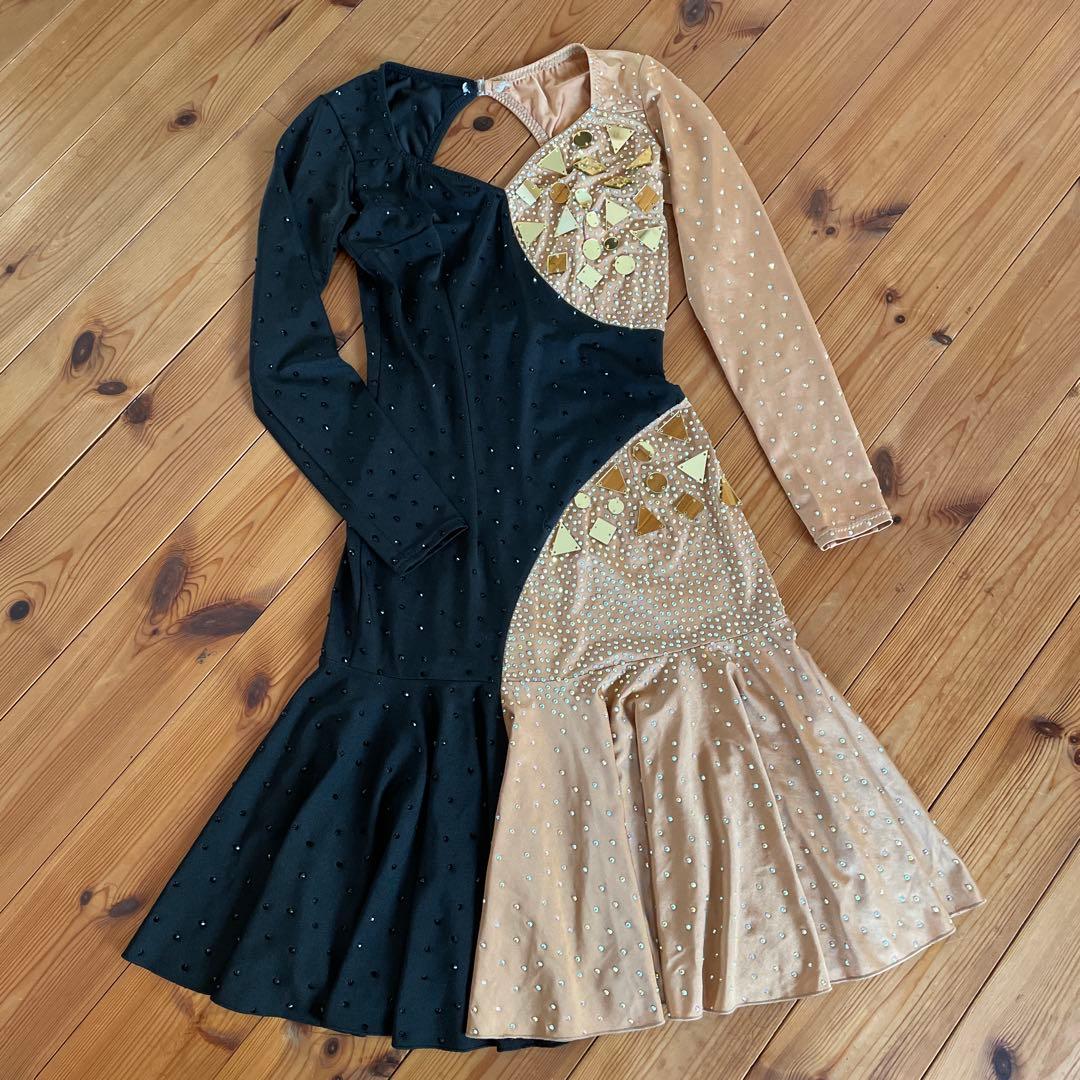 ❤︎ラテン【社交ダンス用ドレス】黒と金色