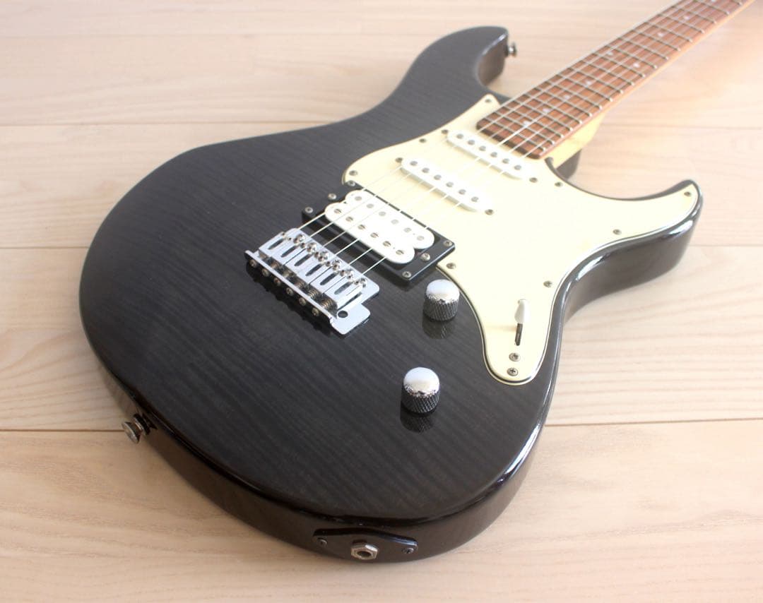 ［ぼっち・ざ・ろっく!］ヤマハ Pacifica PAC212VFM パシフィカ