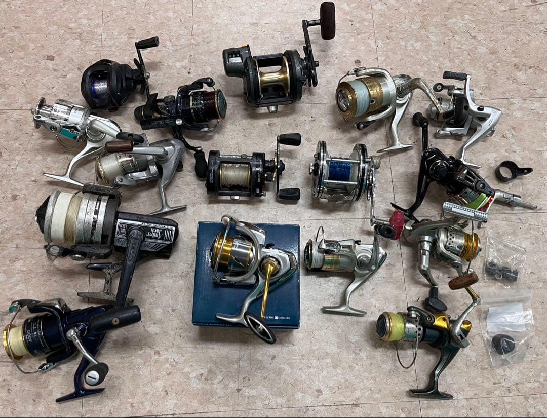 16個ジャンクリール　SHIMANO DAIWA などまとめ売り