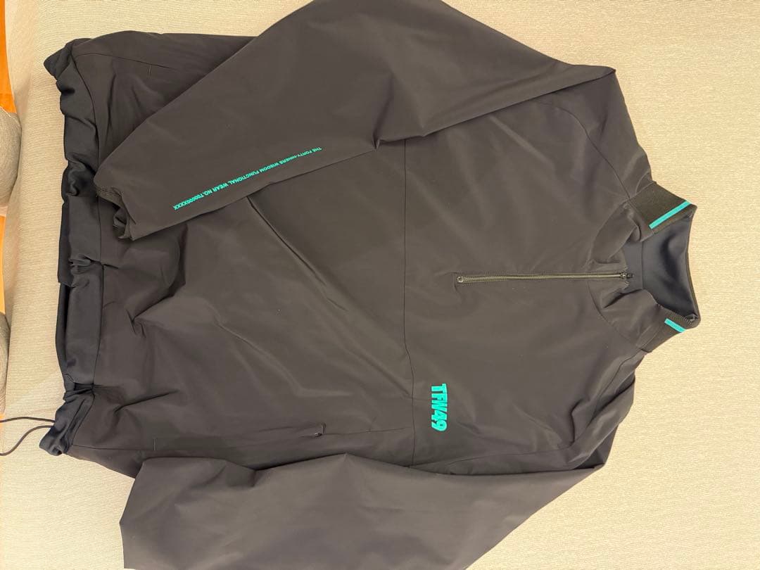 TFW49 ブラック リバーシブル ジップアップジャケット