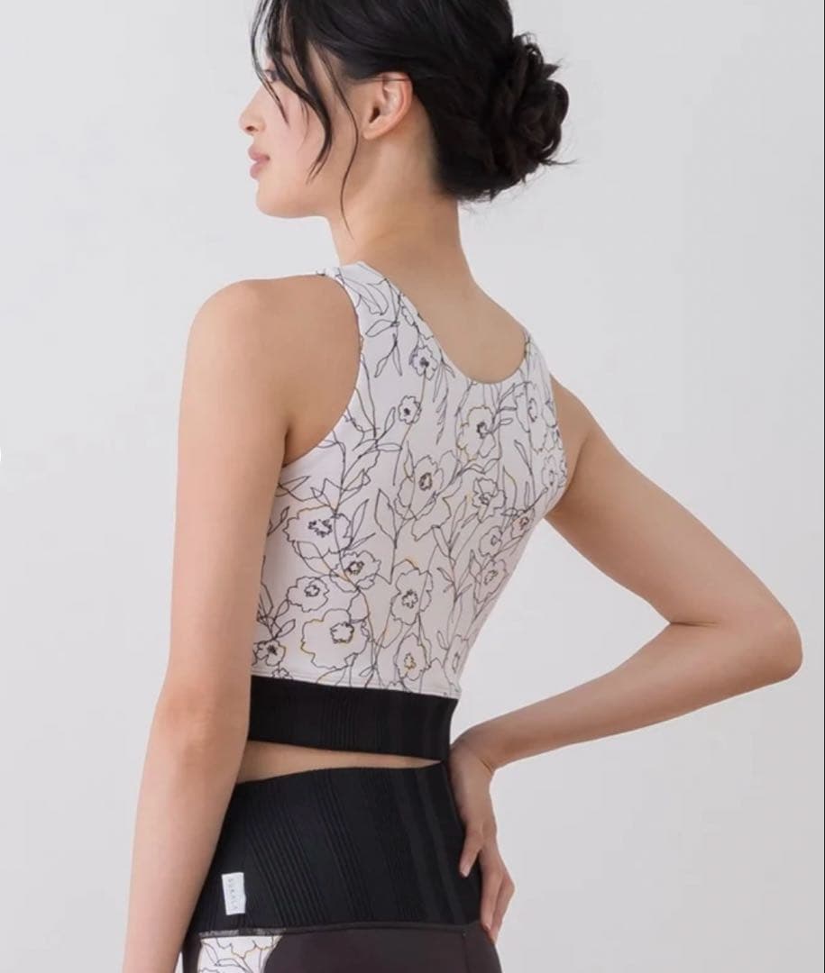 【SUKALA】ドローイングフラワーショートタンクトップ　Lサイズ