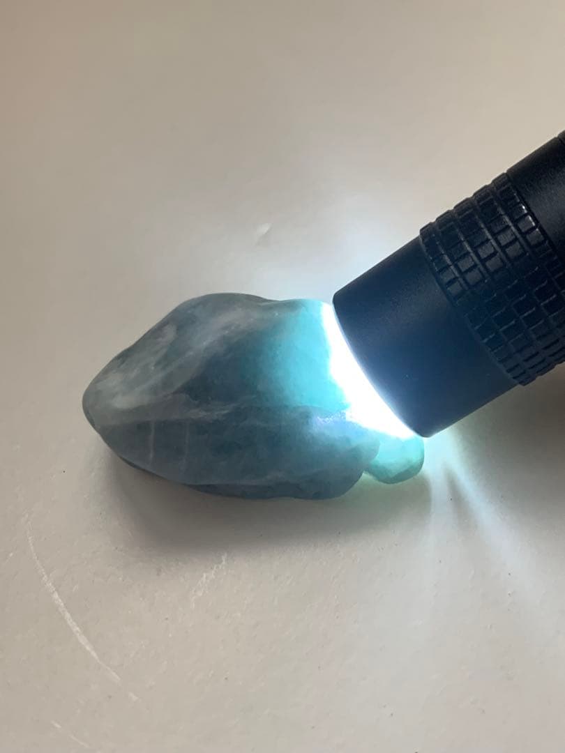 宝石質　糸魚川入りコン沢青翡翠　海石　原石　青ひすい　水石　根付　国産鉱物標本