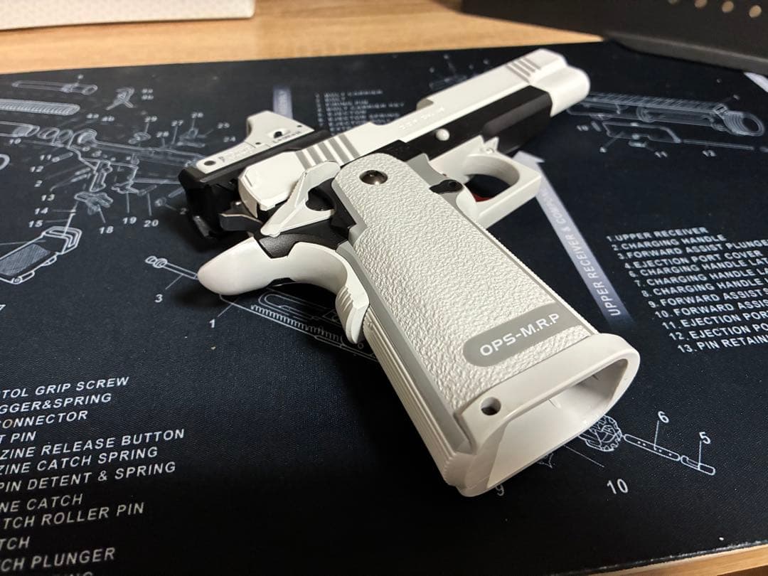 東京マルイ ハイキャパホワイトプロサイト