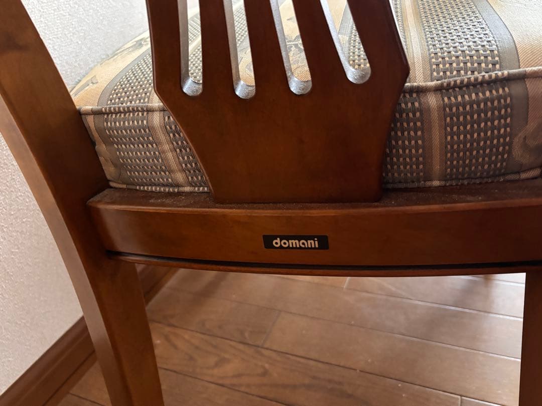 ①訳あり　カリモク　ドマーニ　木製ダイニングチェア　一脚