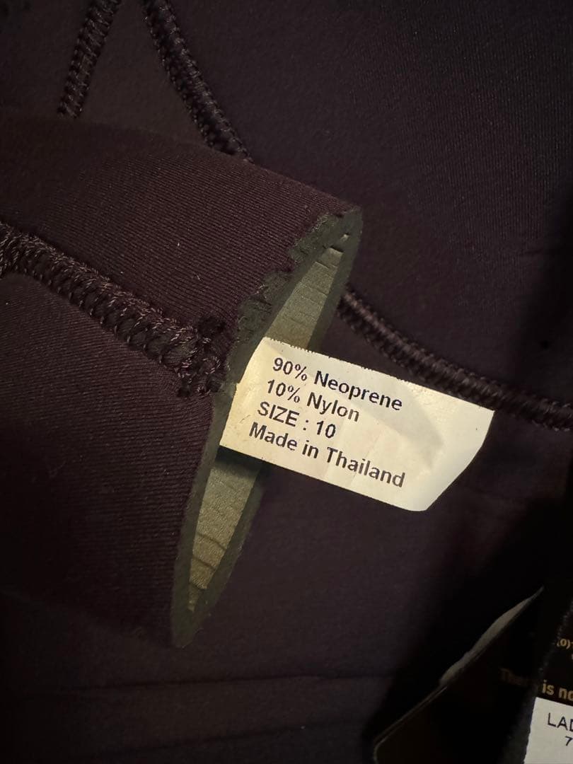 新品 Fourthelement フォースエレメント 7mmウェットスーツ