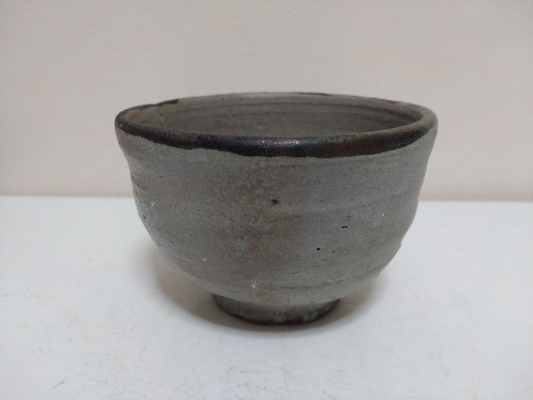 西岡小十 唐津皮鯨茶碗 共箱 共布 栞 茶道具