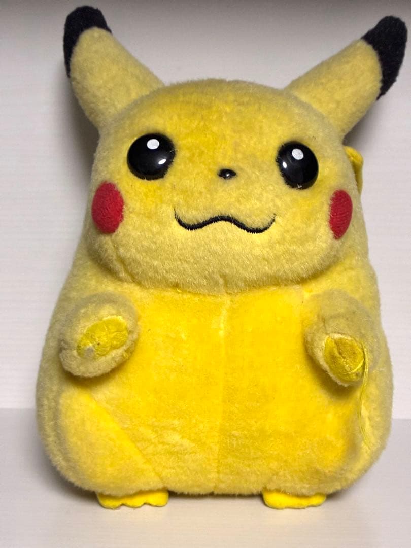 初期ピカチュウ　ぬいぐるみ