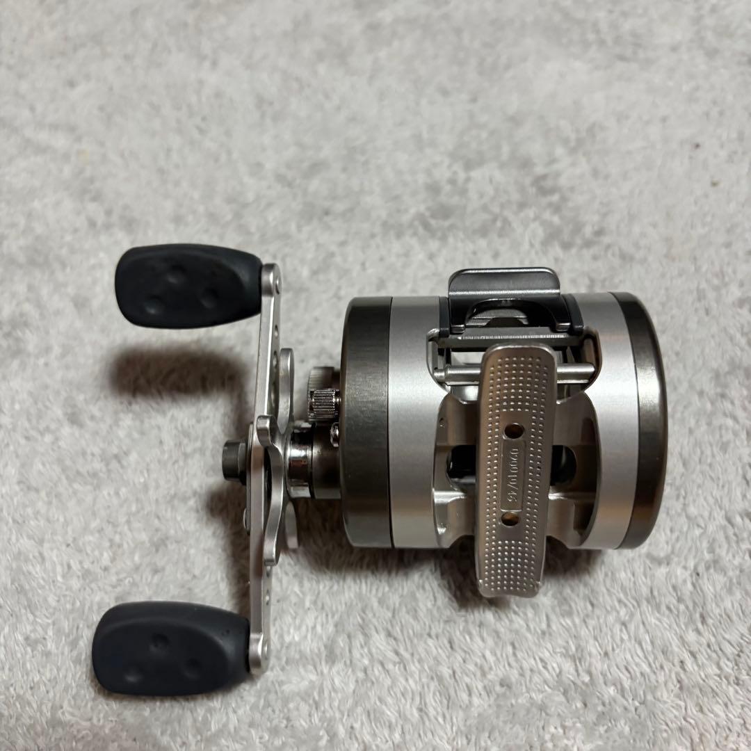 【最終値下】アブガルシア モラム SRSX3601C-MAG ベイトリール