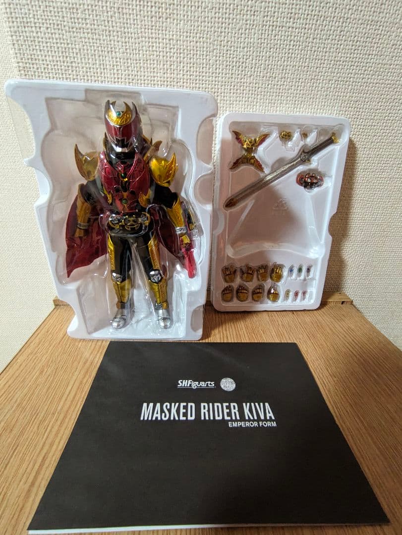 S.H.figuarts 仮面ライダーキバ エンペラーフォーム(真骨彫製法)