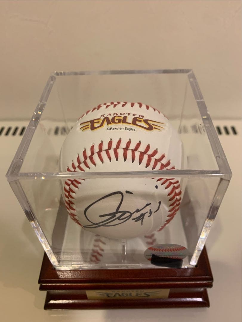 楽天イーグルス　銀次　直筆サインボール　公式品　専用ケース台座付き　オマケ付き