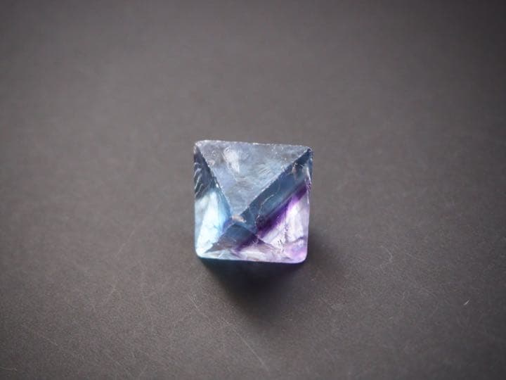 フローライト　八面体　イリノイ産　蛍石　天然石　原石　鉱物標本　鉱石 【C3】