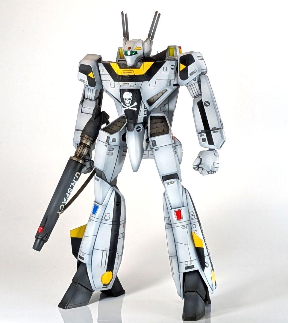 【予約注文】全塗装1/72VF-1Sバトロイドバルキリー プラモデル組立済完成品