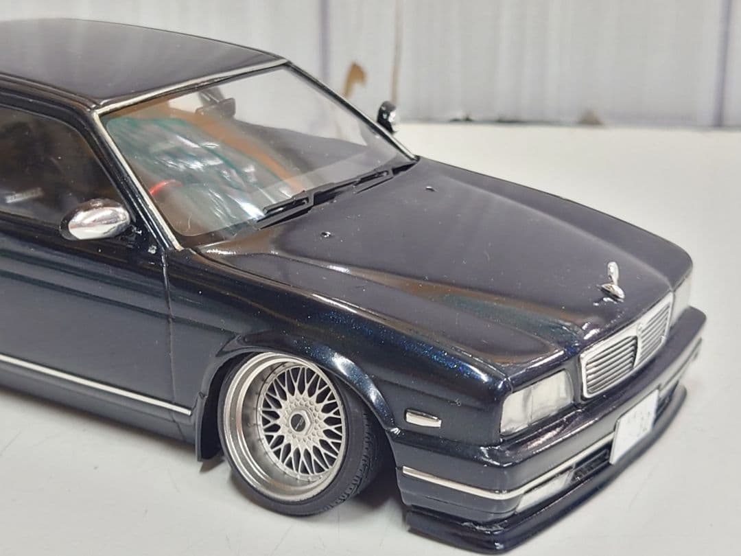 アオシマ Y32 シーマ CIMA 純ベタ仕様　プラモデル　1/24