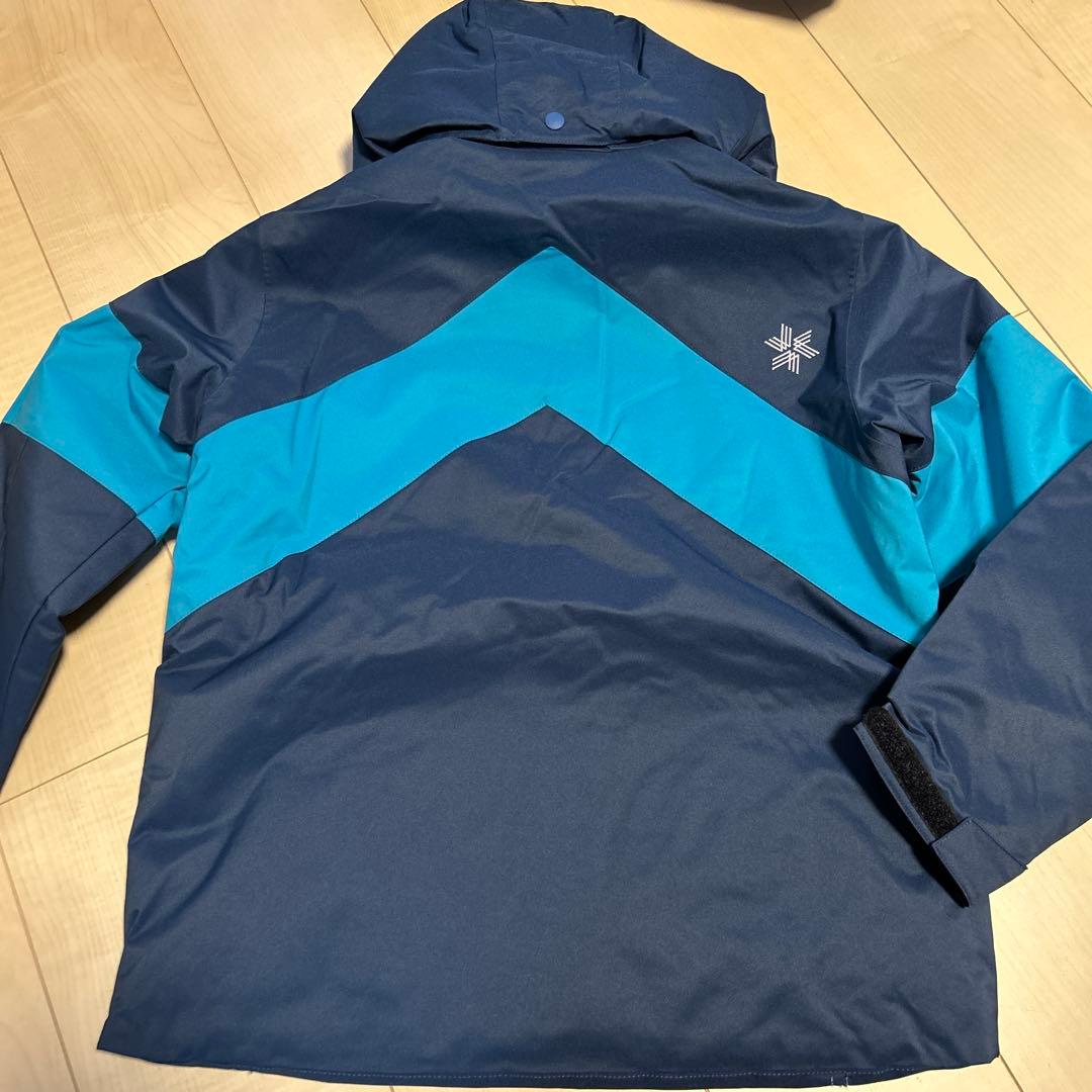 ウェア　ノースフェイス　コロンビア　　デサント　フェニックス　ボード　オンヨネ