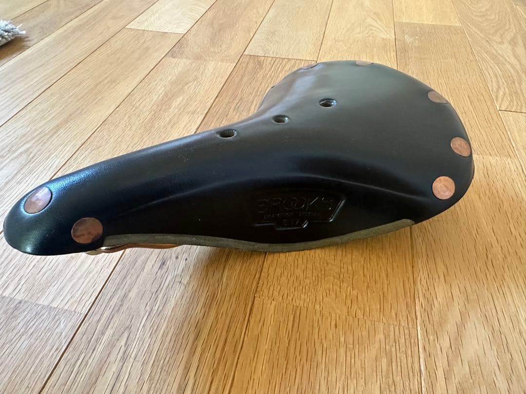 BROOKS B17 サドル(ブラック) キキ
