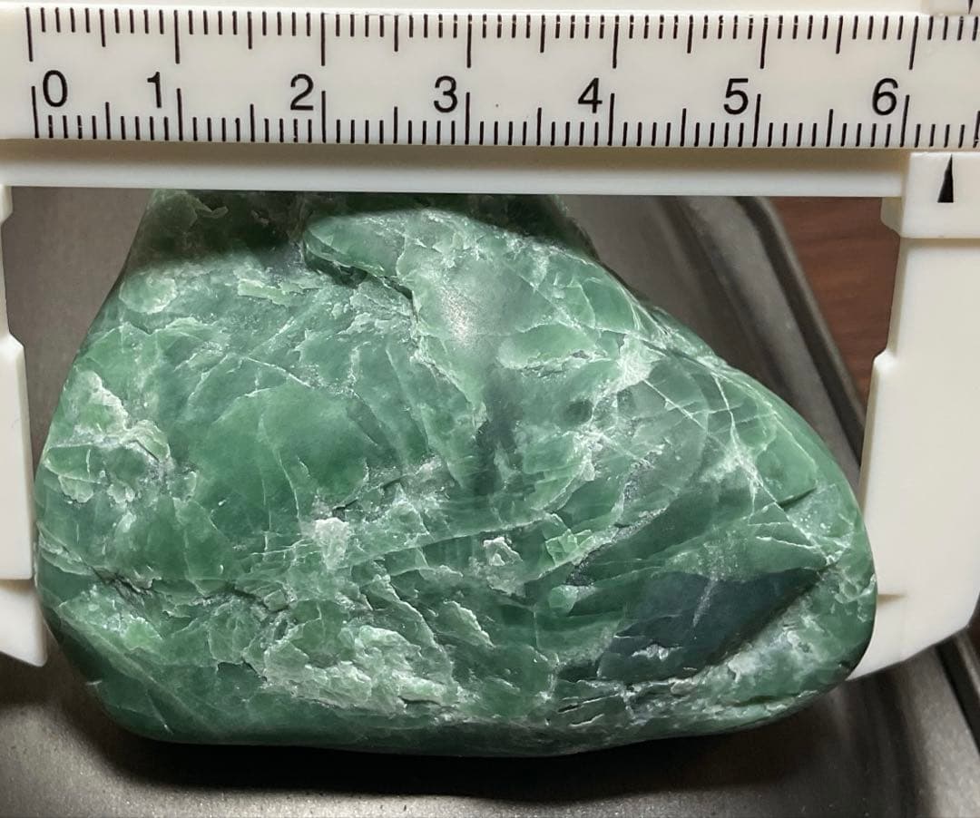 濃緑色　糸魚川翡翠173g ヒスイ　ひすい　オンファス輝石