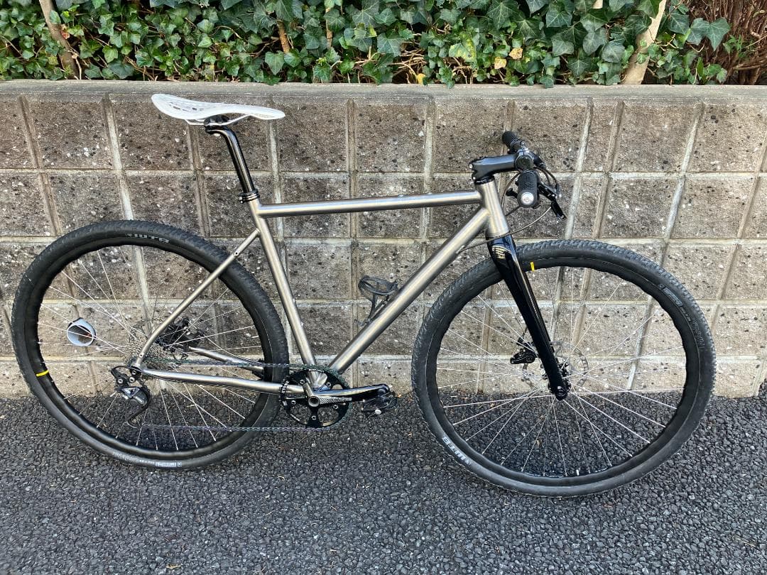 【直接取引限定】チタンフレーム グラベルバイク フラットバー サイズ52