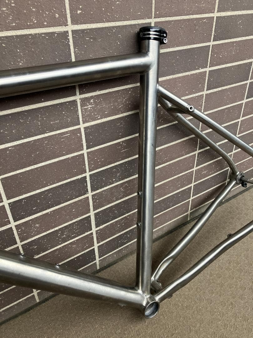 【直接取引限定】チタンフレーム グラベルバイク フラットバー サイズ52