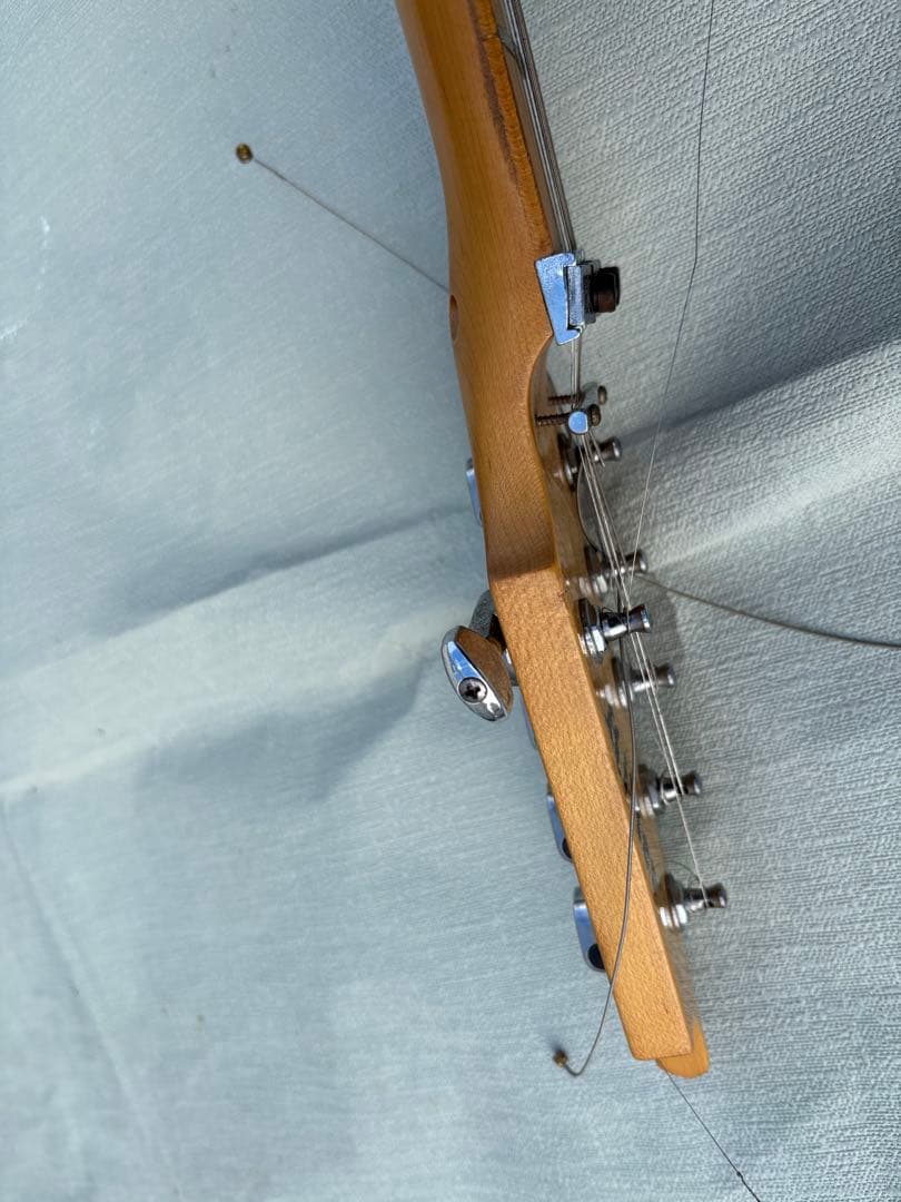 アンティークなKiller Guitars ケ-ス付き 6弦 エレキギター