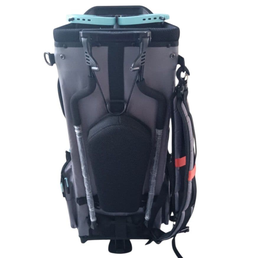 ■The Back9 Golf Backpack■車以外で練習に行ける！