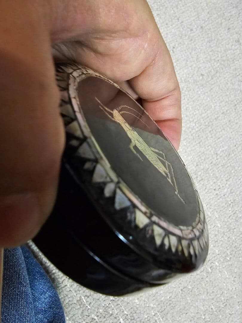 明末清初 昆虫文(キリギリス)青貝 螺鈿 香合